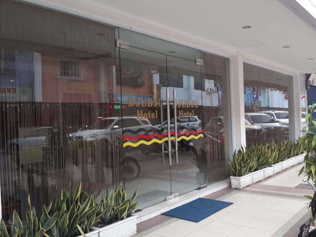 Dju Dju Hotel Batam Esterno foto