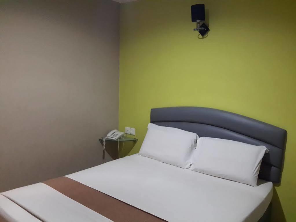 Dju Dju Hotel Batam Esterno foto