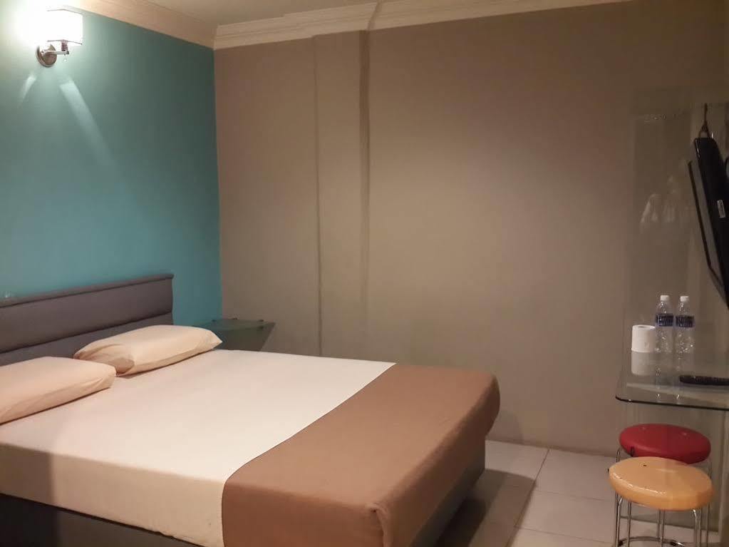 Dju Dju Hotel Batam Esterno foto