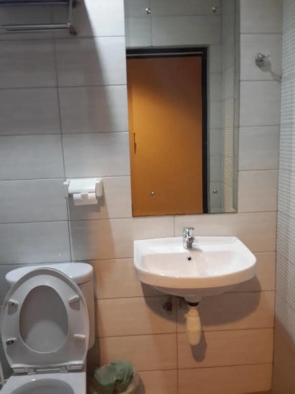Dju Dju Hotel Batam Esterno foto